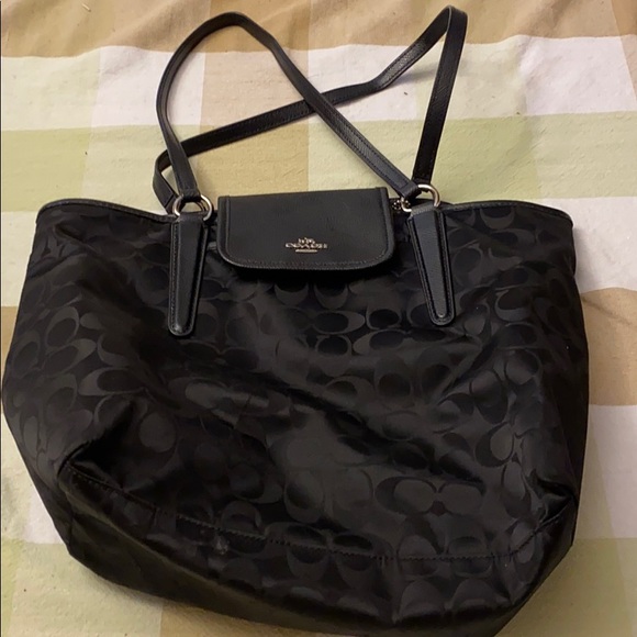 Large canvas coach purse.  Excellent condition - Picture 1 of 7